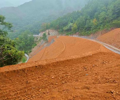 雙河金礦 |筑牢生態(tài)屏障，鋪就“三生共贏(yíng)”之路